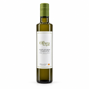 Botella de aceite de oliva virgen extra OLHEA de 500ml con etiqueta blanca y tapón verde sobre fondo blanco.